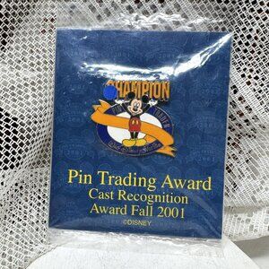 Disney Cast Recognition Champion Pin Trader Award 2001 Pin